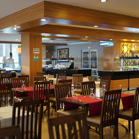 Aes Club מלון 4*