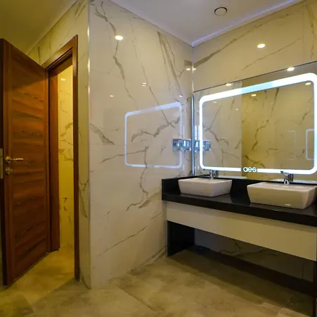 Hotel Aes Club 4*