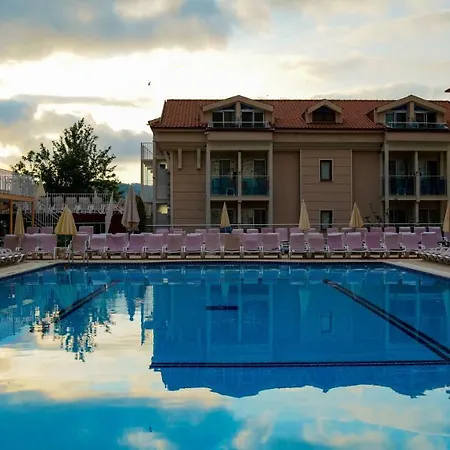 Ξενοδοχείο Aes Club 4*
